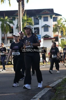 Runner Photo 1677609