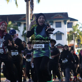 Runner Photo 1677698