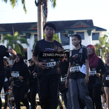 Runner Photo 1677702