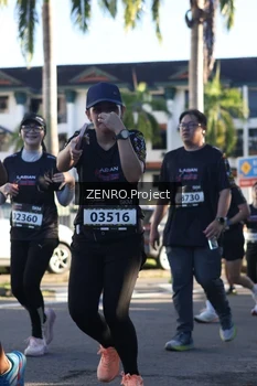 Runner Photo 1677790