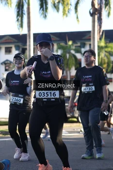 Runner Photo 1677792