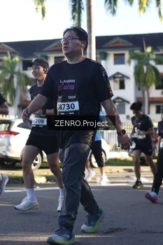 Runner Photo 1677794