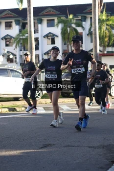 Runner Photo 1677817