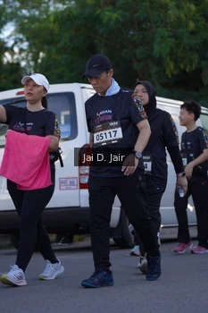 Runner Photo 1678356