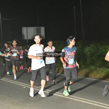 Runner Photo 1680068