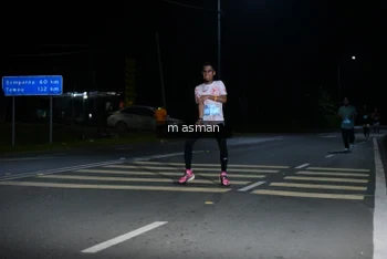 Runner Photo 1680693