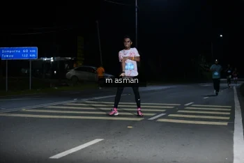Runner Photo 1680696