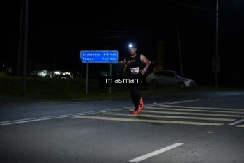 Runner Photo 1680733
