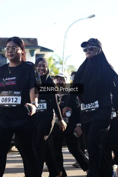 Runner Photo 1680875