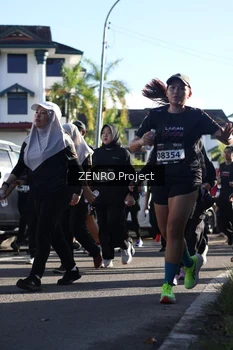 Runner Photo 1680887