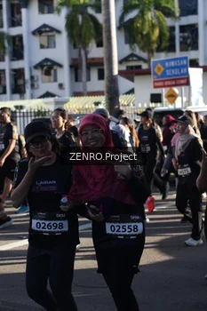 Runner Photo 1680923