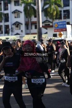 Runner Photo 1680925