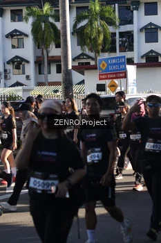 Runner Photo 1680936