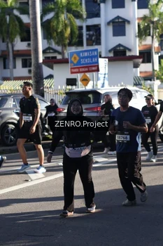 Runner Photo 1680959