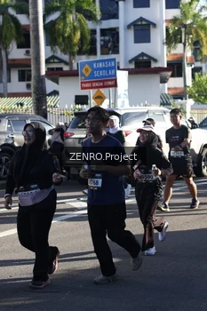 Runner Photo 1680965