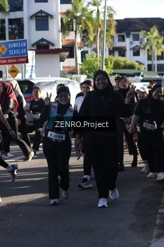 Runner Photo 1680989