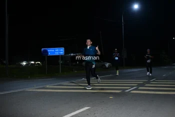 Runner Photo 1680996