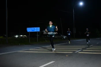 Runner Photo 1680999
