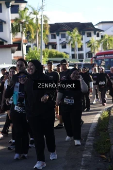 Runner Photo 1681001