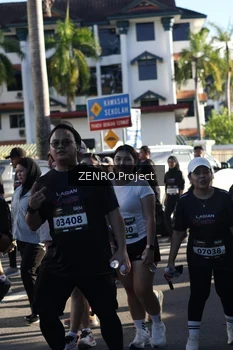 Runner Photo 1681027