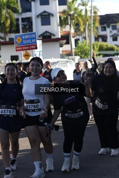 Runner Photo 1681035