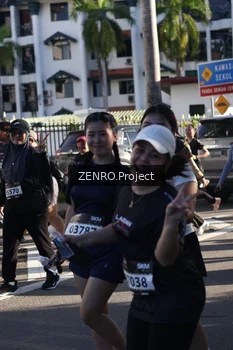 Runner Photo 1681059