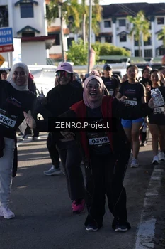 Runner Photo 1681120