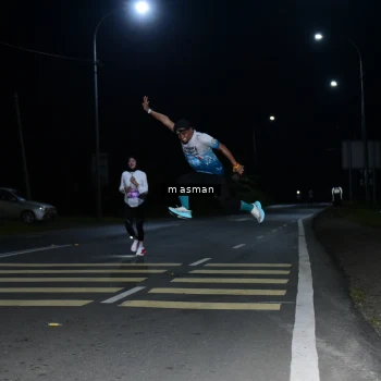 Runner Photo 1681122