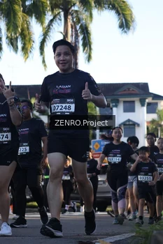 Runner Photo 1681125