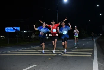 Runner Photo 1681192