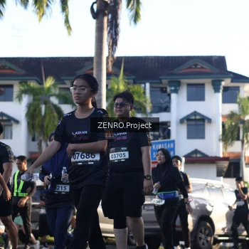 Runner Photo 1681318