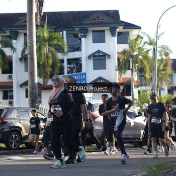 Runner Photo 1681370