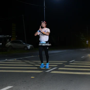 Runner Photo 1681439