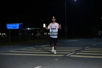 Runner Photo 1681543