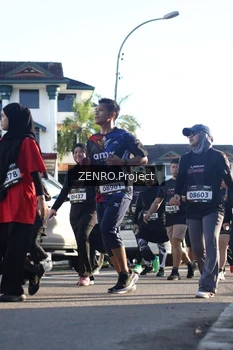 Runner Photo 1681739