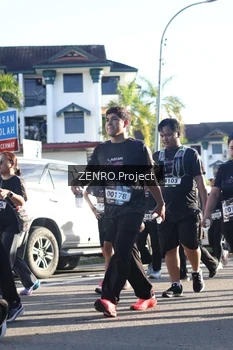 Runner Photo 1682117
