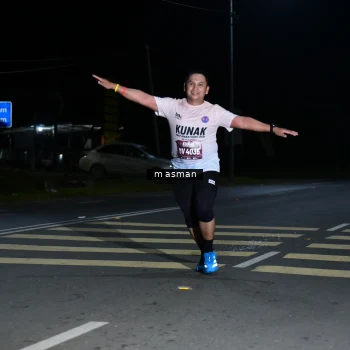 Runner Photo 1682444