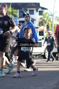 Runner Photo 1682532
