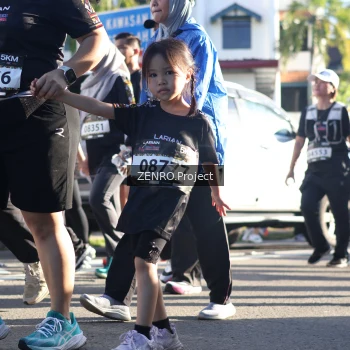 Runner Photo 1682542