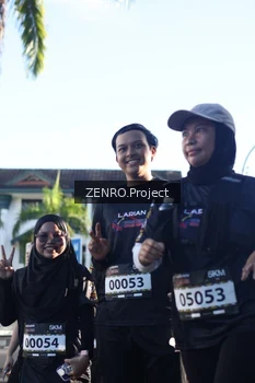 Runner Photo 1682618