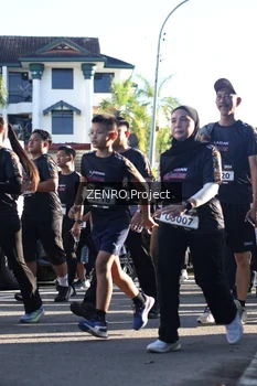 Runner Photo 1682679