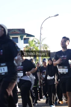 Runner Photo 1682688