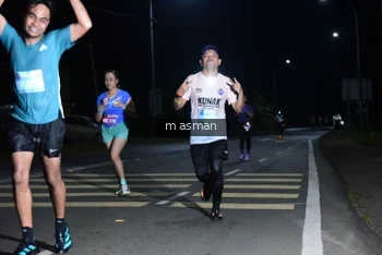 Runner Photo 1682717