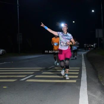 Runner Photo 1682871