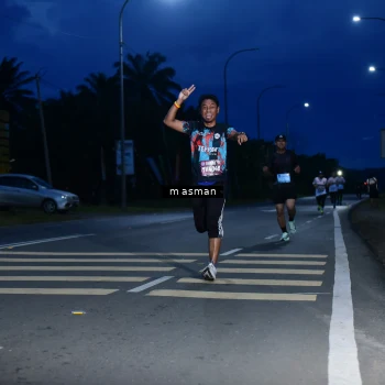 Runner Photo 1683324