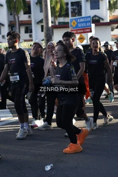 Runner Photo 1683696