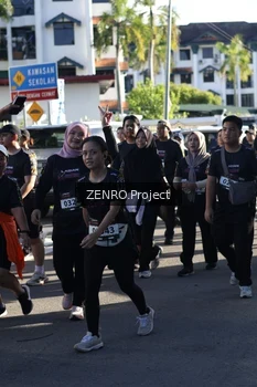 Runner Photo 1683698