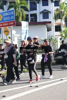 Runner Photo 1683705