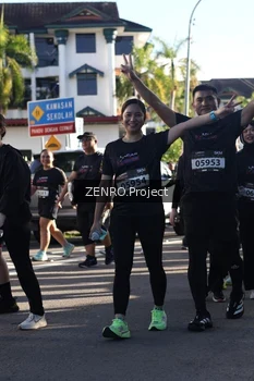 Runner Photo 1683712