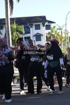 Runner Photo 1683736
